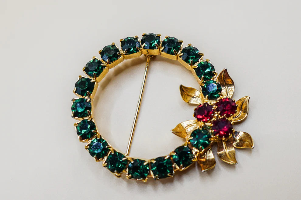 Vintage Gold-Tone Christmas Wreath Brooch